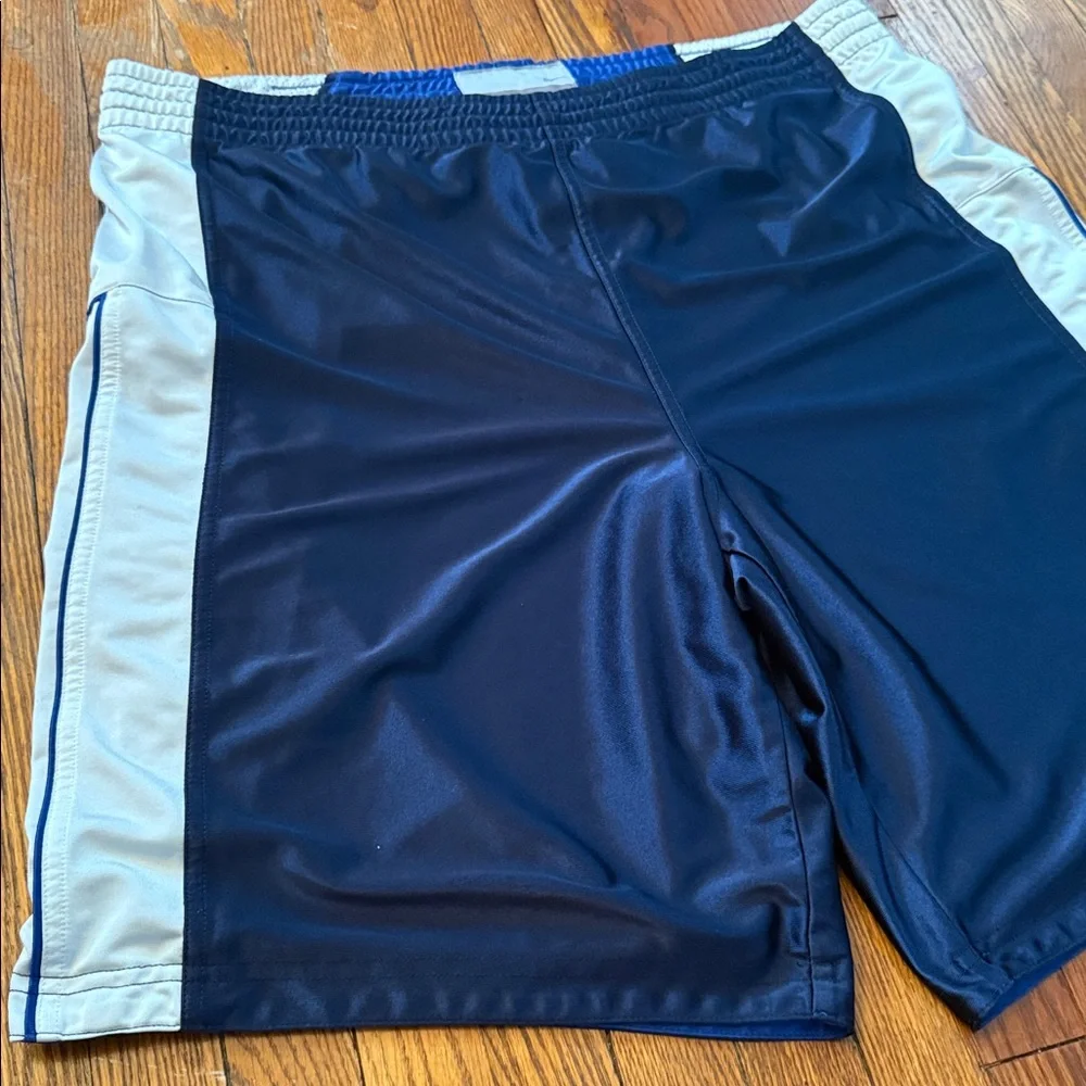 Y2K Nike Vintage Reversible Basketball Shorts - Picture 9 of 14